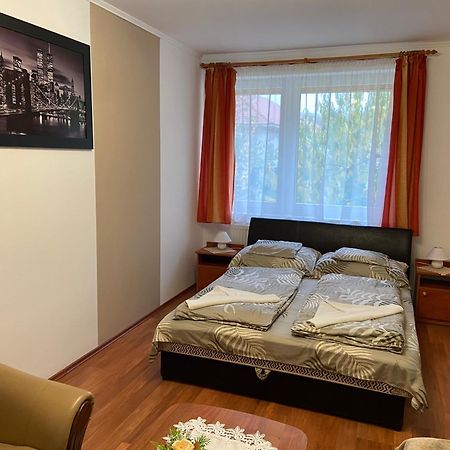 Vadrozsa Vendeghaz-Apartman Demjén المظهر الخارجي الصورة