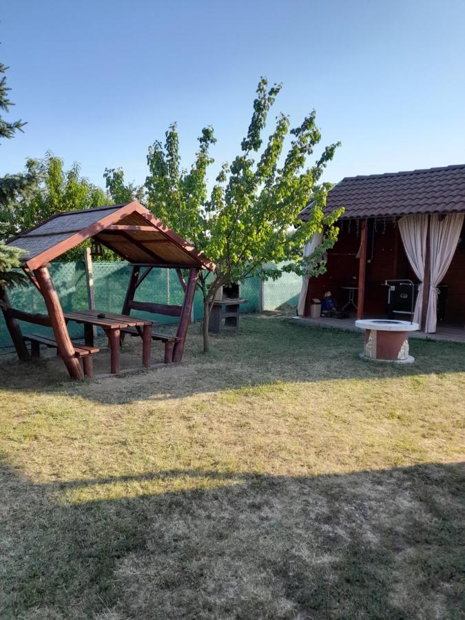 Vadrozsa Vendeghaz-Apartman Demjén المظهر الخارجي الصورة
