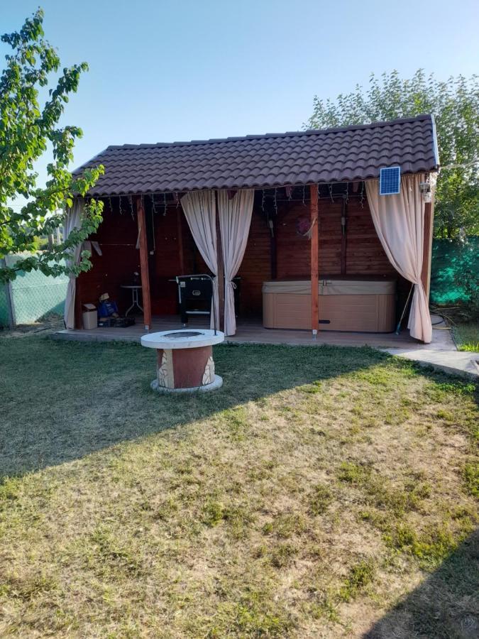 Vadrozsa Vendeghaz-Apartman Demjén المظهر الخارجي الصورة