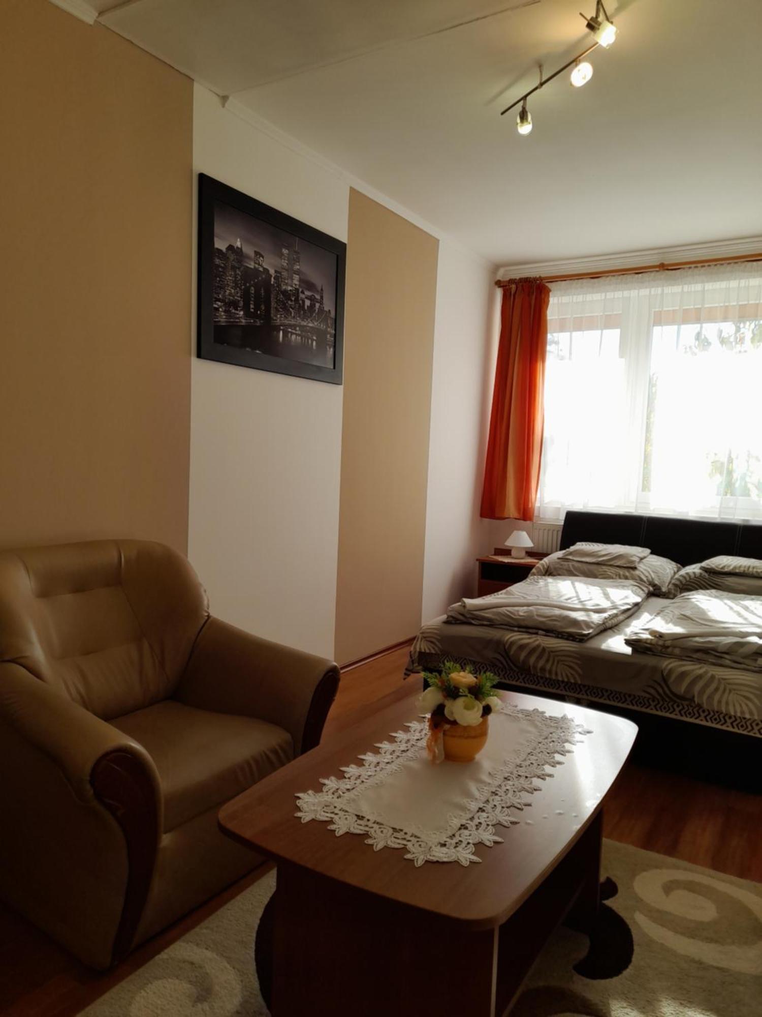 Vadrozsa Vendeghaz-Apartman Demjén المظهر الخارجي الصورة